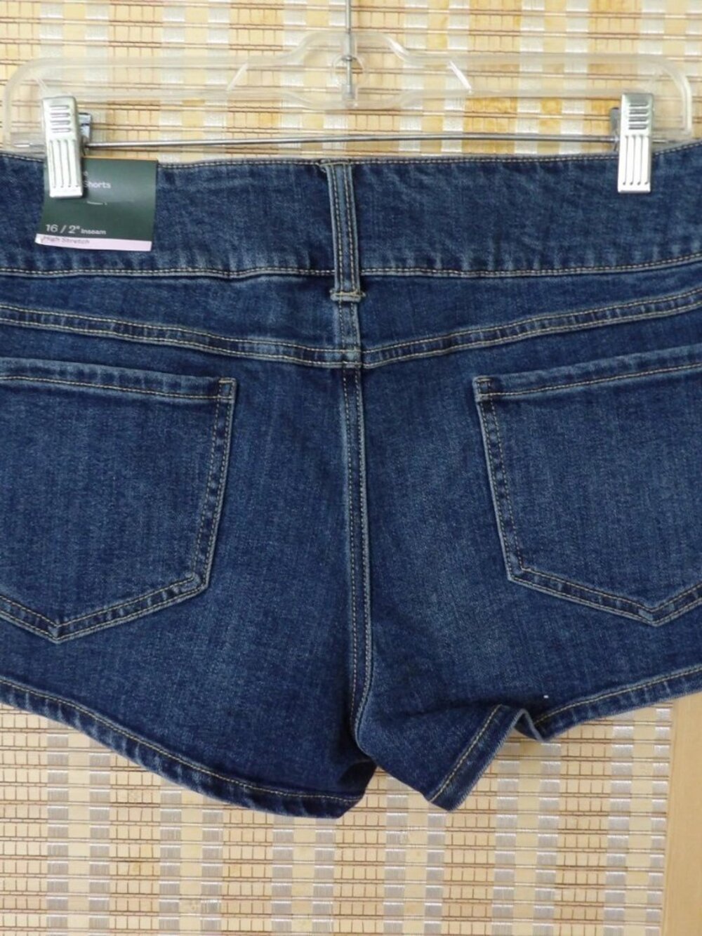 NWT Women's Wild Fable Size 16 (38x2) High Stretch Low-Rise Cheeky Denim Shorts